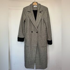Trench coat, with tags. Fits S size perfectly